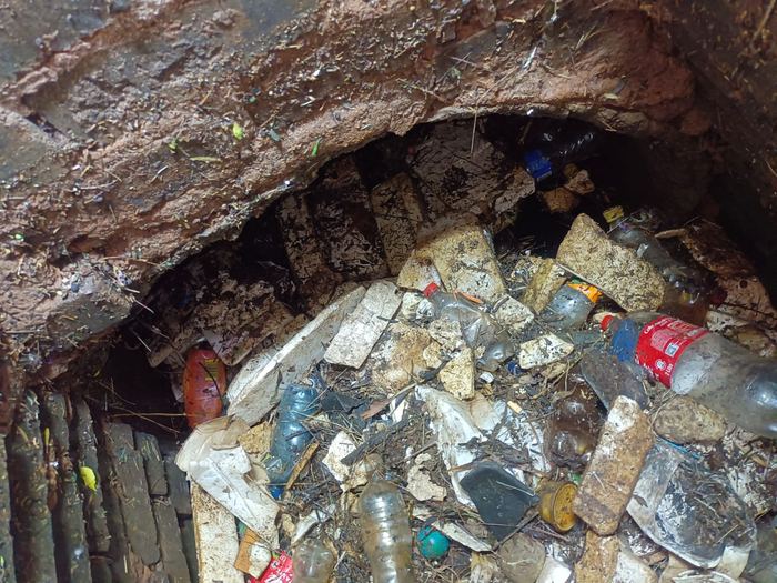 Blocked drain diagnosis, clearing and repair work