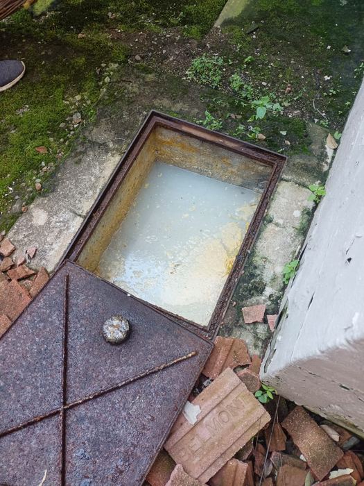 Blocked drain diagnosis, clearing and repair work